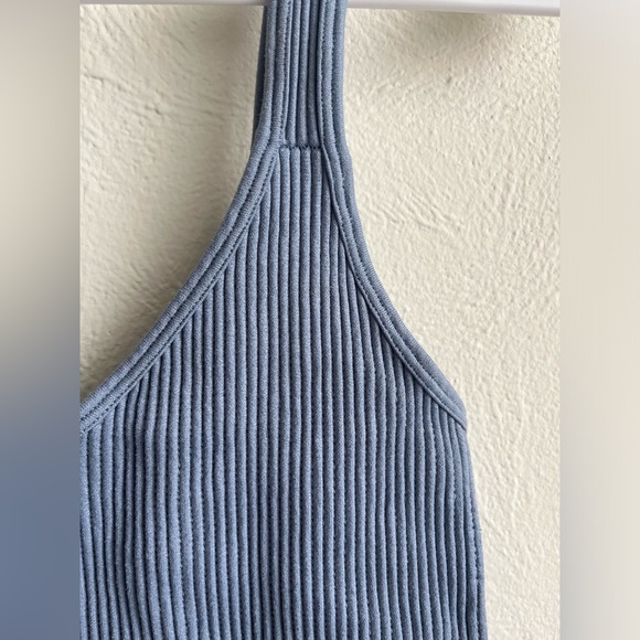 Dynamic Ribbed Tank-Top - Picture 2 of 4